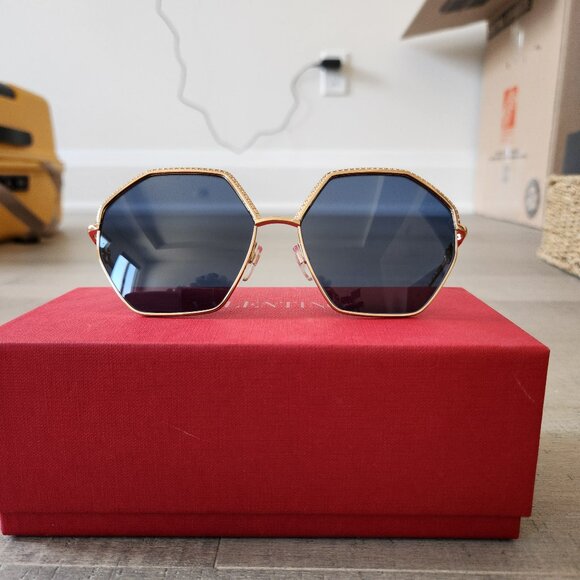 Unisex Valentino Sunglasses - Picture 9 of 15